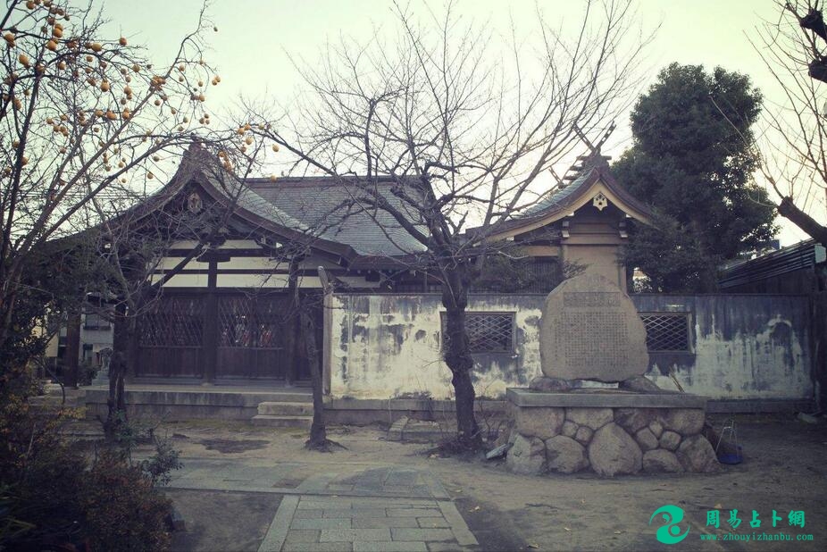 庙前贫、庙后富、大庙左右出寡妇 是什么意思？-第1张图片