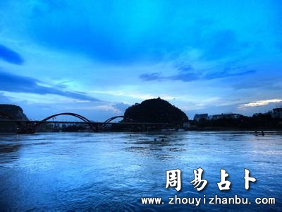 梦见大水是什么意思