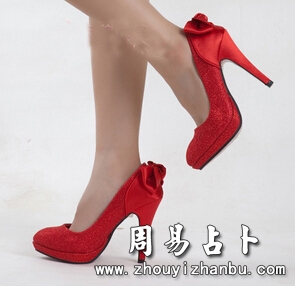 女人梦见鞋子丢了-第1张图片