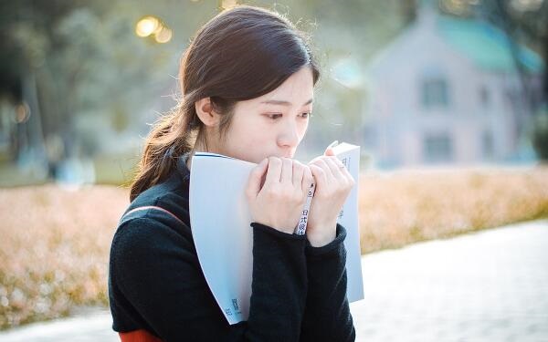 2020年属鼠女孩有诗意的名字有哪些,可以根据诗书来取名