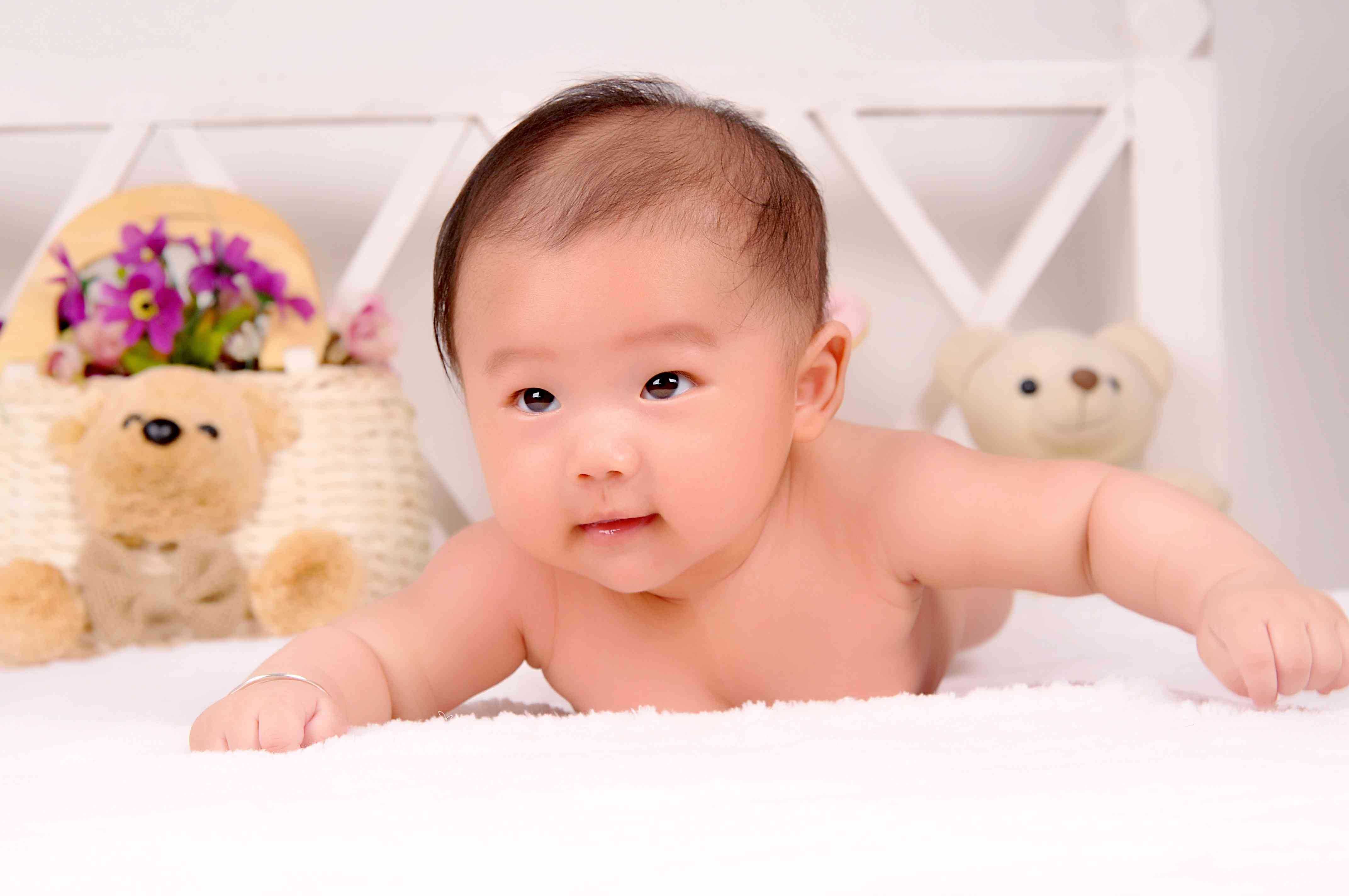 2020鼠年惊蛰出生的女孩参考诗词起名